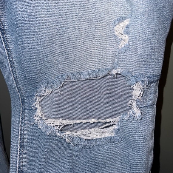 American‎ Eagle Women’s Curvy Mom Jean Size 14 Short Distressed 25” inseam - Picture 2 of 7